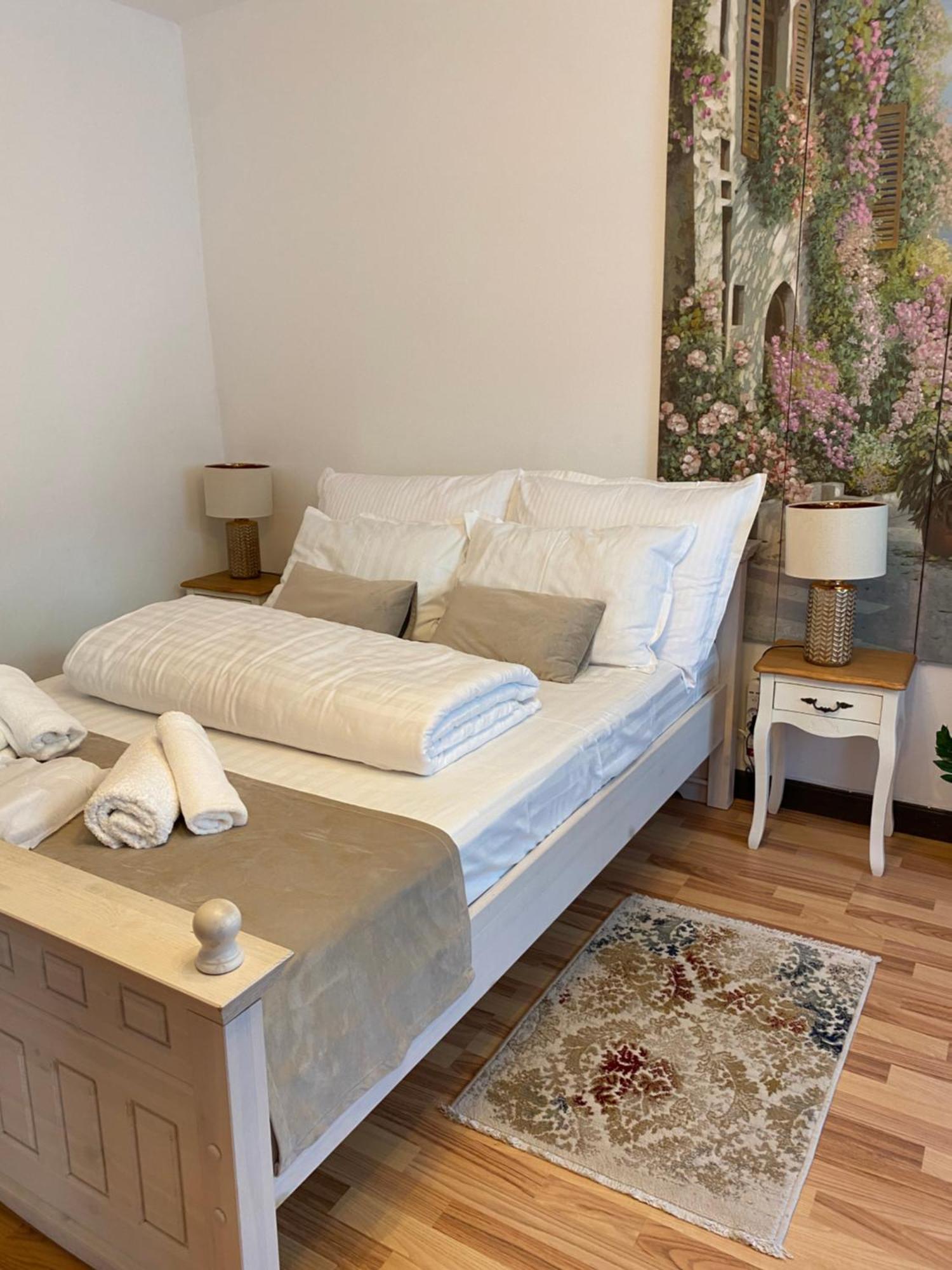 Charming Apartament Сибиу Экстерьер фото